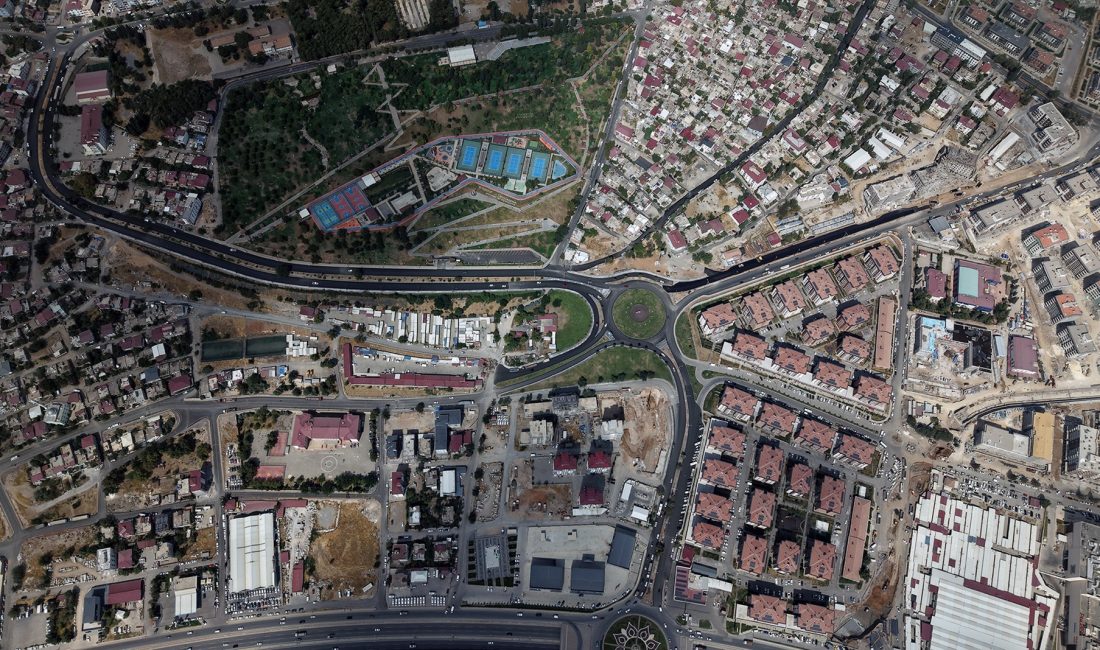 Büyükşehir Belediyesi, şehir merkezinde doğu ile batı aksını birleştiren Ali